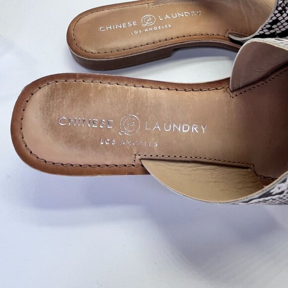 Chinese Laundry Gemmy Sandals Size 7.5 Black and White Snake Print Leather - Picture 11 of 13